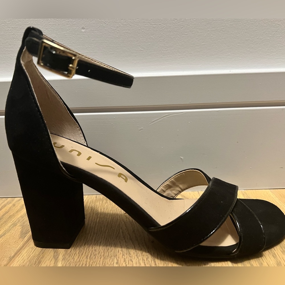 Unisa Black Suede Heeled Sandals Size 7.5